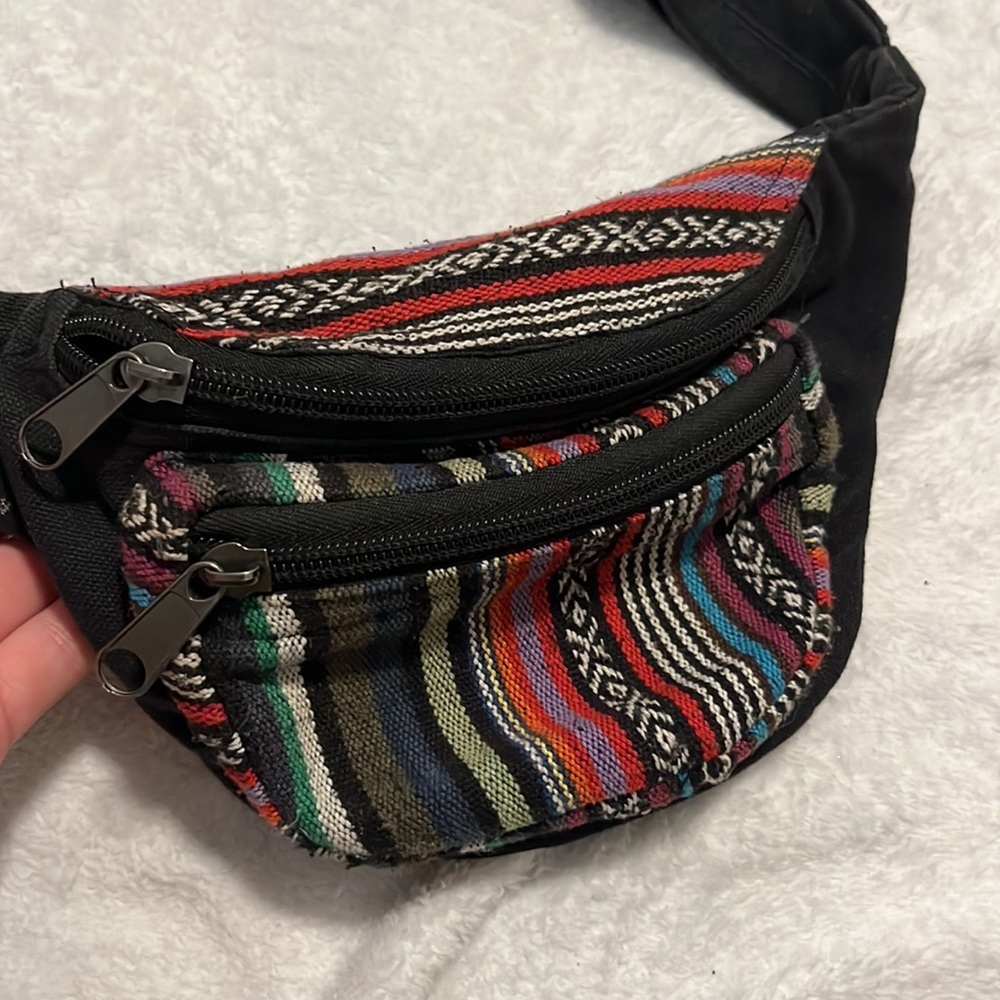 Tribal knit Fanny pack - Picture 2 of 3